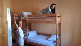 Хостелы Петефі хостел Ужгород Односпальная кровать в общем номере с 6 кроватями-1